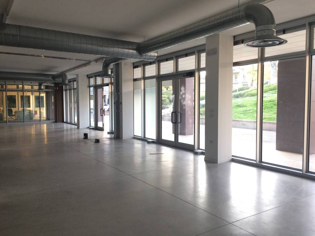 negozio in vendita a Faenza