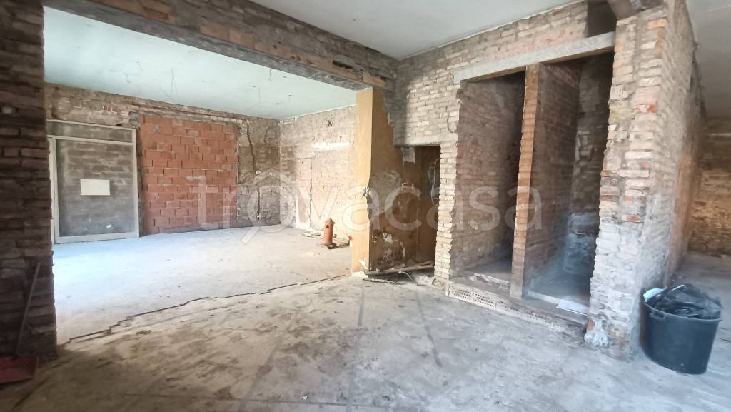 negozio in vendita a Faenza