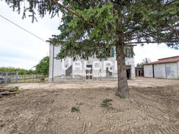 casa indipendente in vendita a Faenza
