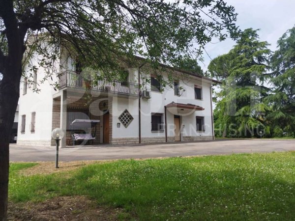 casa indipendente in vendita a Faenza