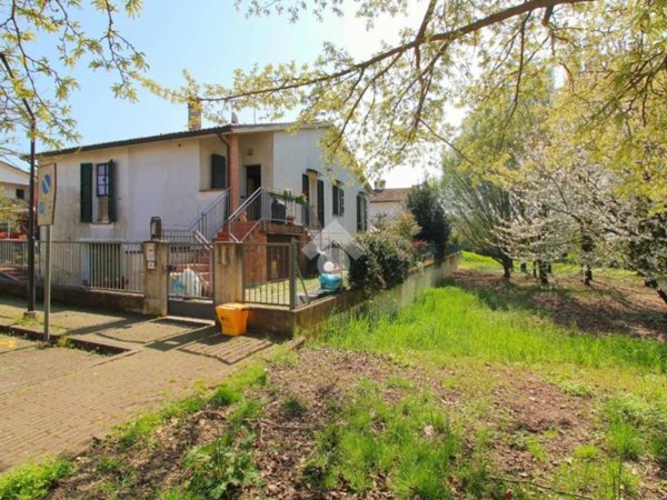 casa indipendente in vendita a Faenza in zona Reda