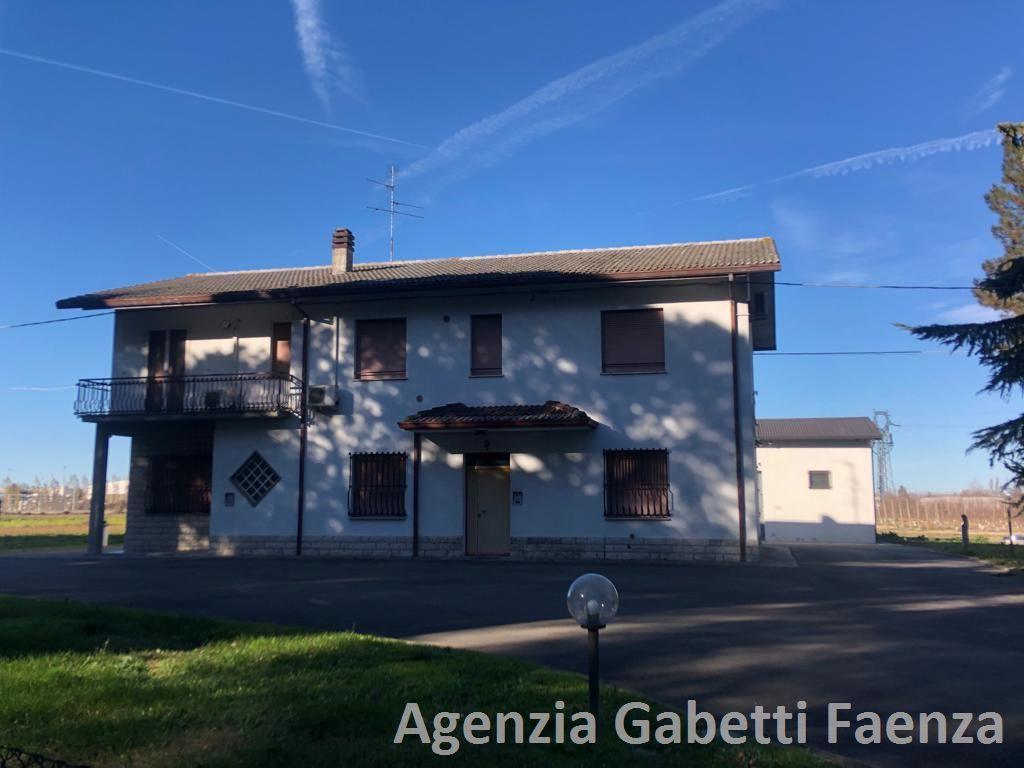 casa indipendente in vendita a Faenza