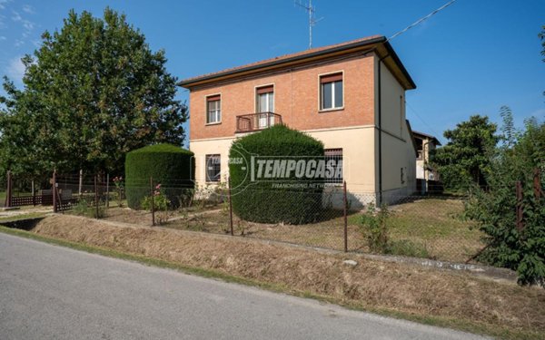 casa indipendente in vendita a Faenza
