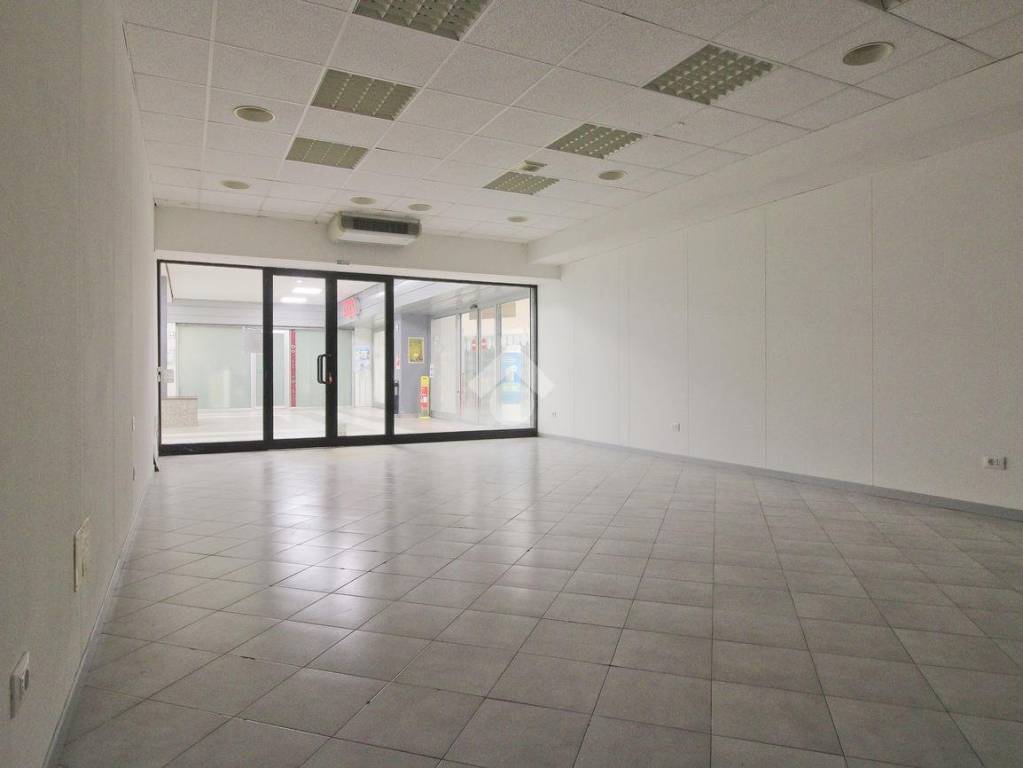 negozio in vendita a Faenza