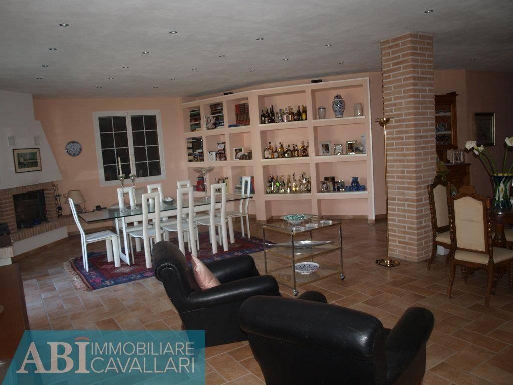 casa indipendente in vendita a Faenza in zona Santa Lucia