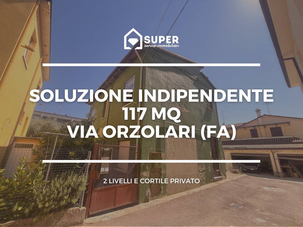 casa indipendente in vendita a Faenza in zona Centro Storico