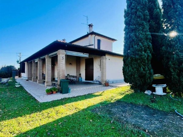 casa indipendente in vendita a Faenza in zona Centro Storico