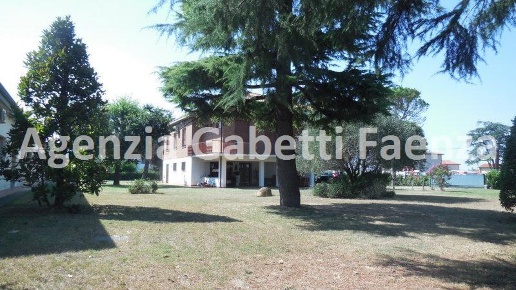 casa indipendente in vendita a Faenza