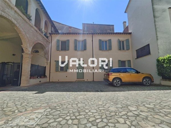 appartamento in vendita a Faenza in zona Centro Storico