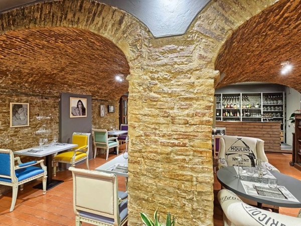 negozio in vendita a Faenza in zona Centro Storico