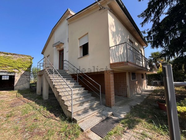 casa indipendente in vendita a Faenza