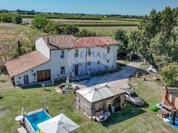 casa indipendente in vendita a Faenza in zona Cosina