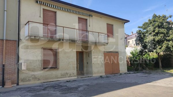 casa indipendente in vendita a Faenza