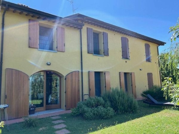casa indipendente in vendita a Faenza in zona Santa Lucia