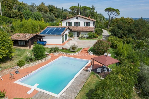casa indipendente in vendita a Faenza
