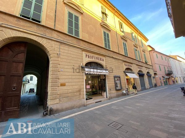 negozio in vendita a Faenza in zona Centro Storico