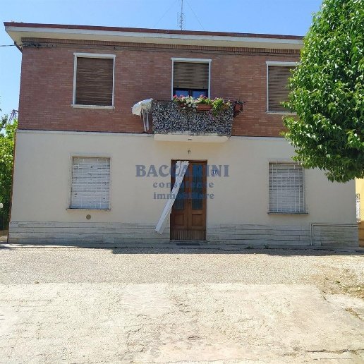 appartamento in vendita a Faenza in zona Reda