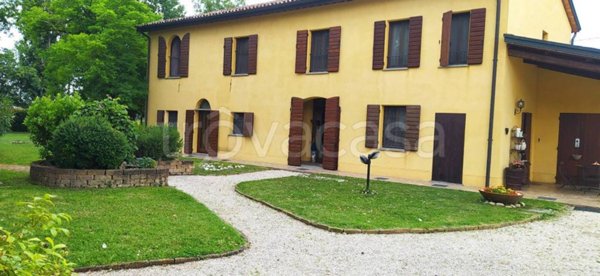 casa indipendente in vendita a Faenza in zona Centro Storico