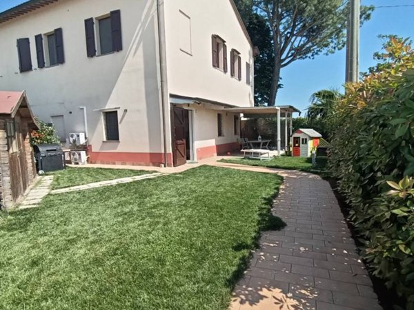 casa indipendente in vendita a Faenza in zona Reda