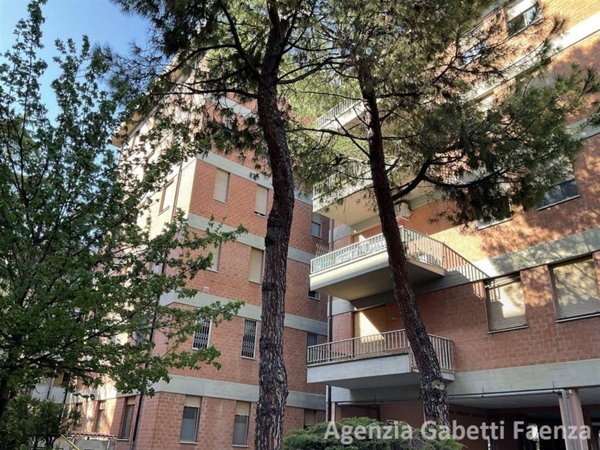 appartamento in vendita a Faenza in zona Centro Storico