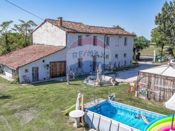casa indipendente in vendita a Faenza in zona Cosina