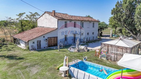 casa indipendente in vendita a Faenza in zona Cosina