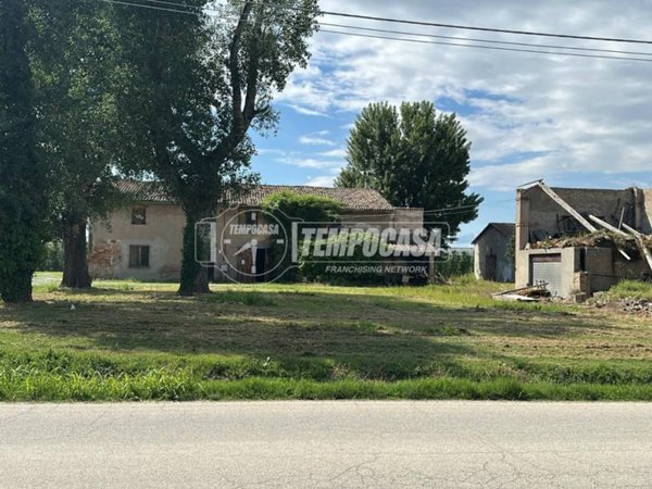 casa indipendente in vendita a Faenza