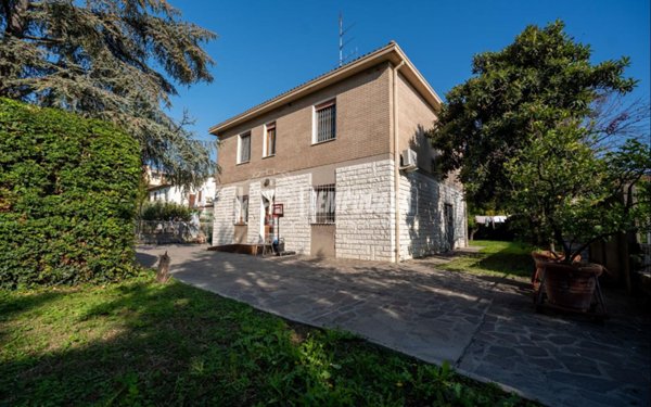 casa indipendente in vendita a Faenza