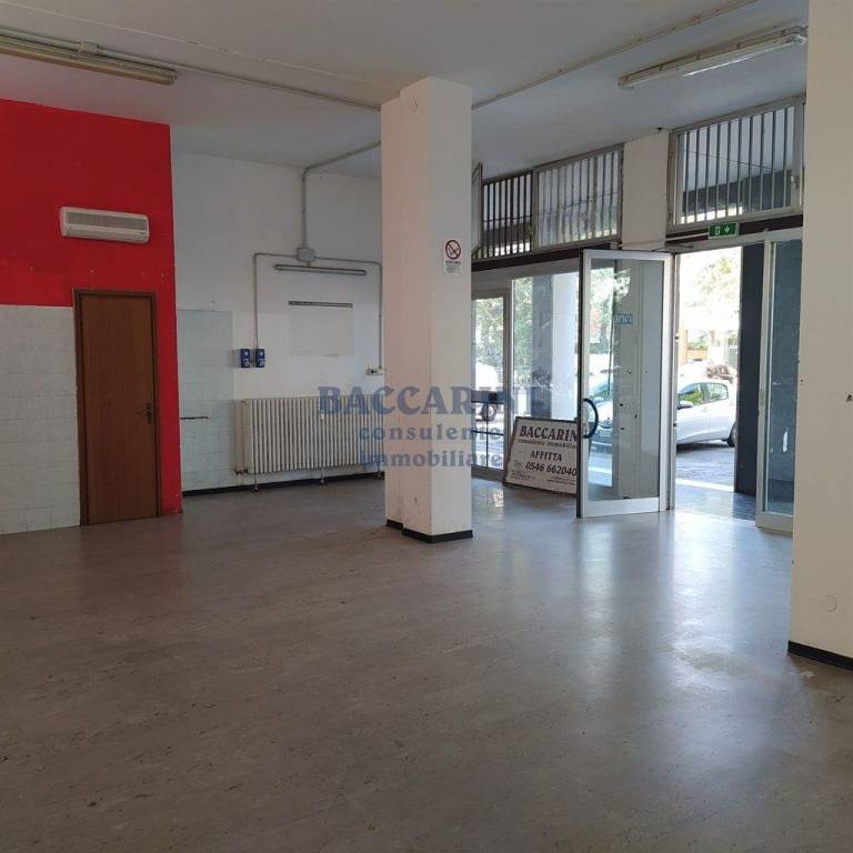 negozio in vendita a Faenza