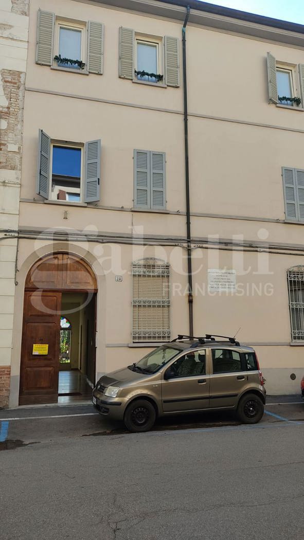 appartamento in vendita a Faenza in zona Centro Storico