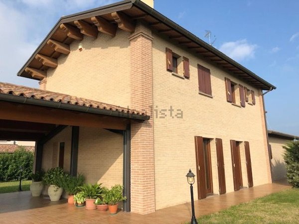 casa indipendente in vendita a Faenza