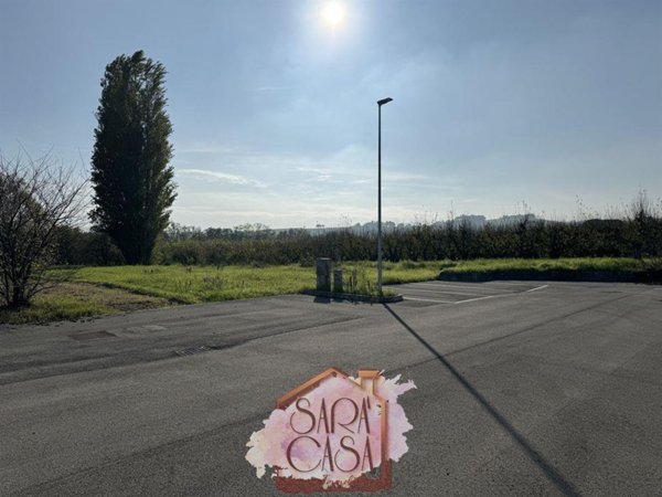 negozio in vendita a Faenza