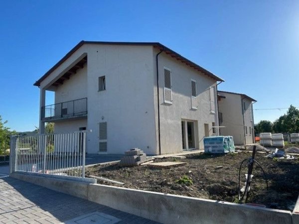casa indipendente in vendita a Faenza
