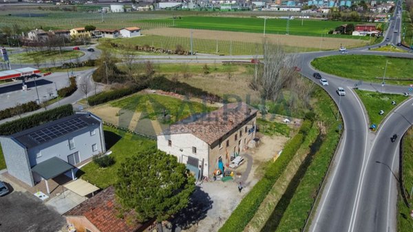 casa indipendente in vendita a Faenza