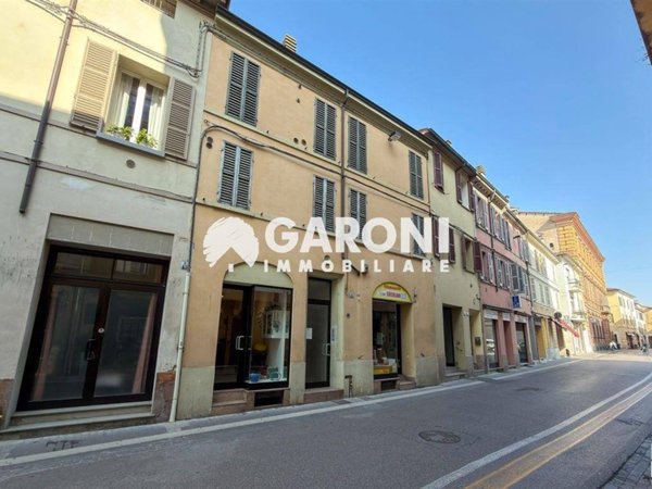 negozio in vendita a Faenza in zona Centro Storico