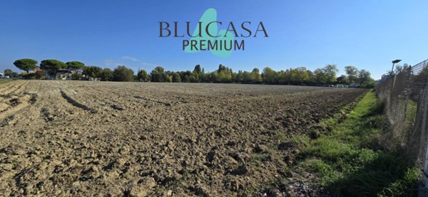 negozio in vendita a Faenza in zona Centro Storico