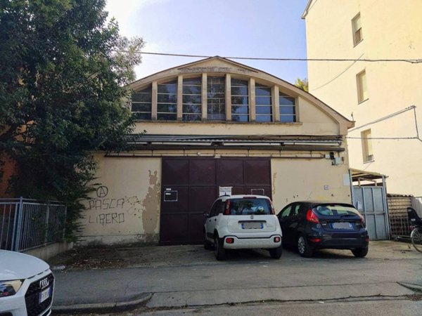 locale commerciale in vendita a Faenza