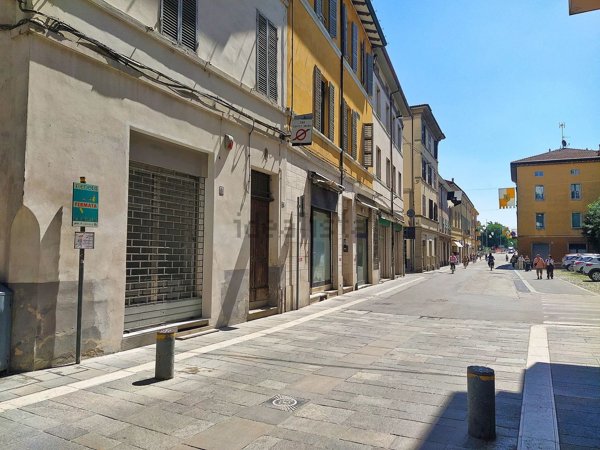 negozio in vendita a Faenza in zona Centro Storico