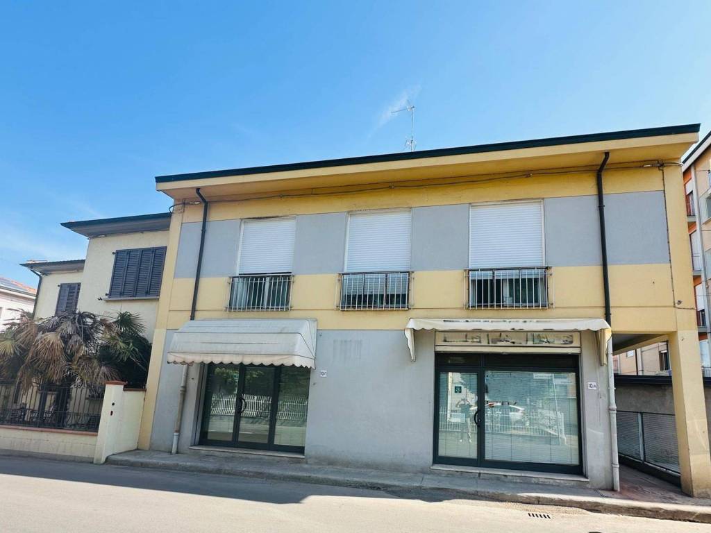 negozio in vendita a Faenza