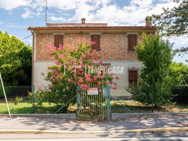 casa indipendente in vendita a Faenza in zona Pieve Cesato
