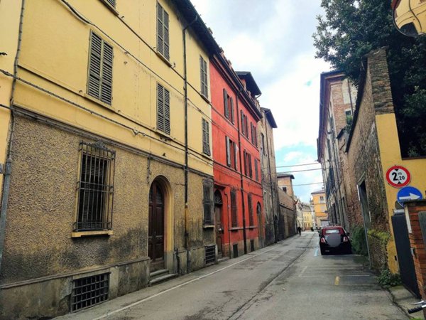 casa indipendente in vendita a Faenza in zona Centro Storico