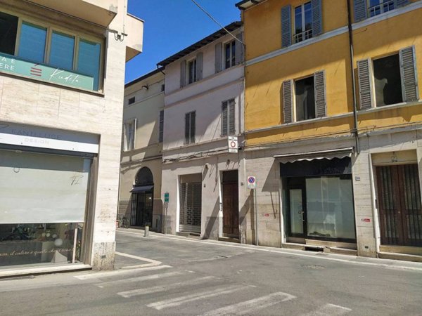 negozio in vendita a Faenza in zona Centro Storico