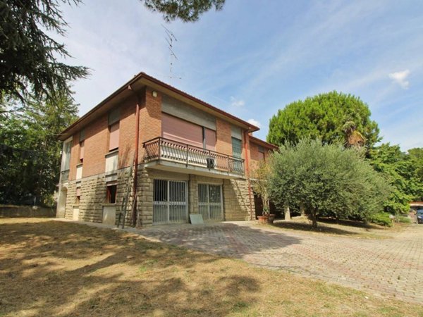 casa indipendente in vendita a Faenza in zona Centro Storico