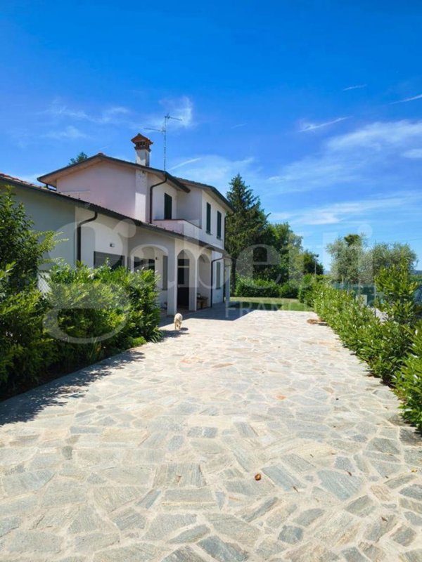 casa indipendente in vendita a Faenza in zona Santa Lucia