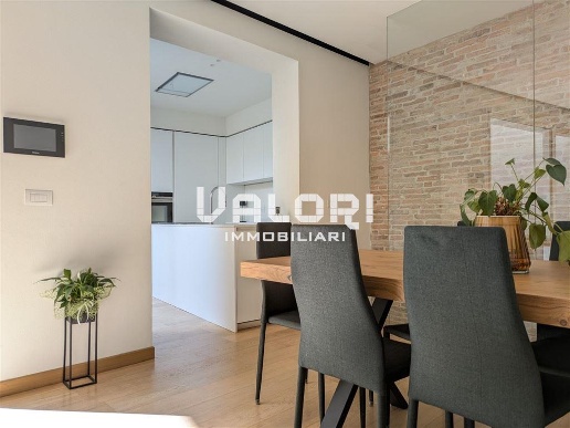 casa indipendente in vendita a Faenza in zona Centro Storico