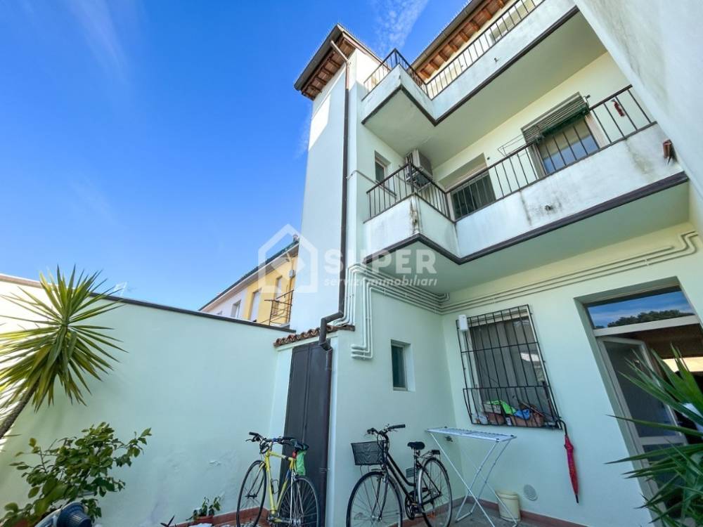 appartamento in vendita a Faenza in zona Centro Storico