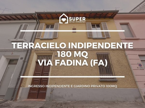 casa indipendente in vendita a Faenza in zona Centro Storico