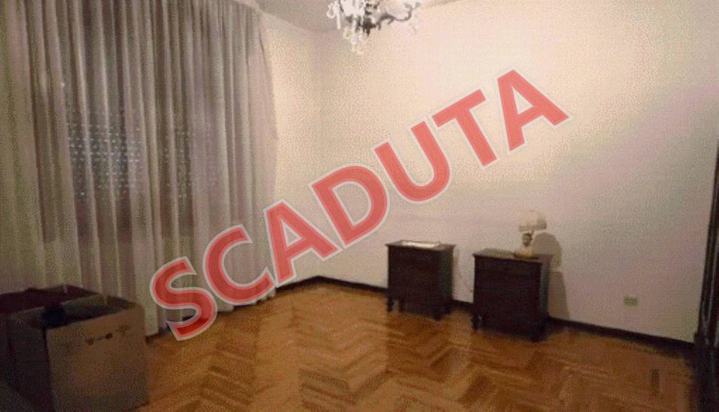 locale commerciale in vendita a Faenza