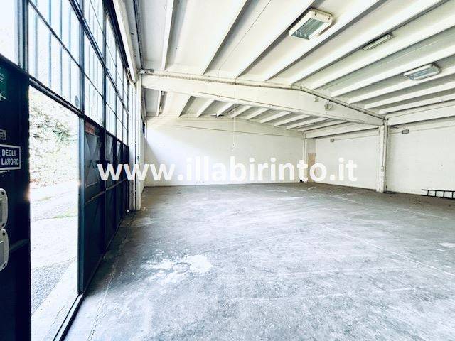 locale commerciale in vendita a Faenza