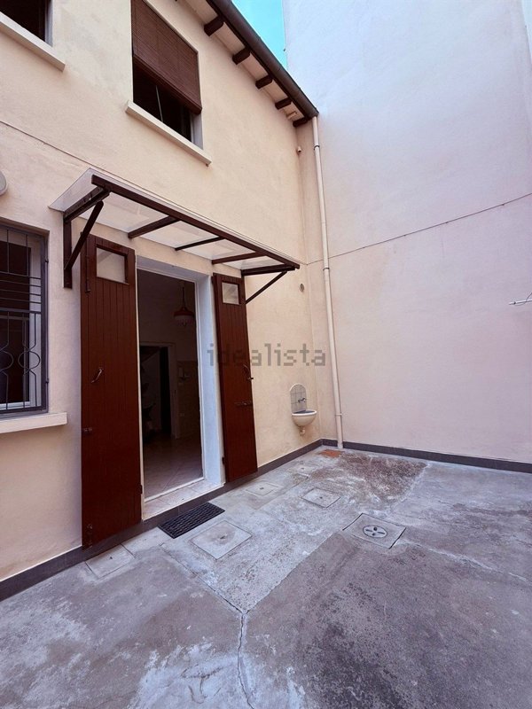 casa indipendente in vendita a Faenza in zona Centro Storico